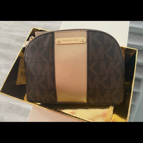 Michael Kora Travel Pack - Picture 2 of 4